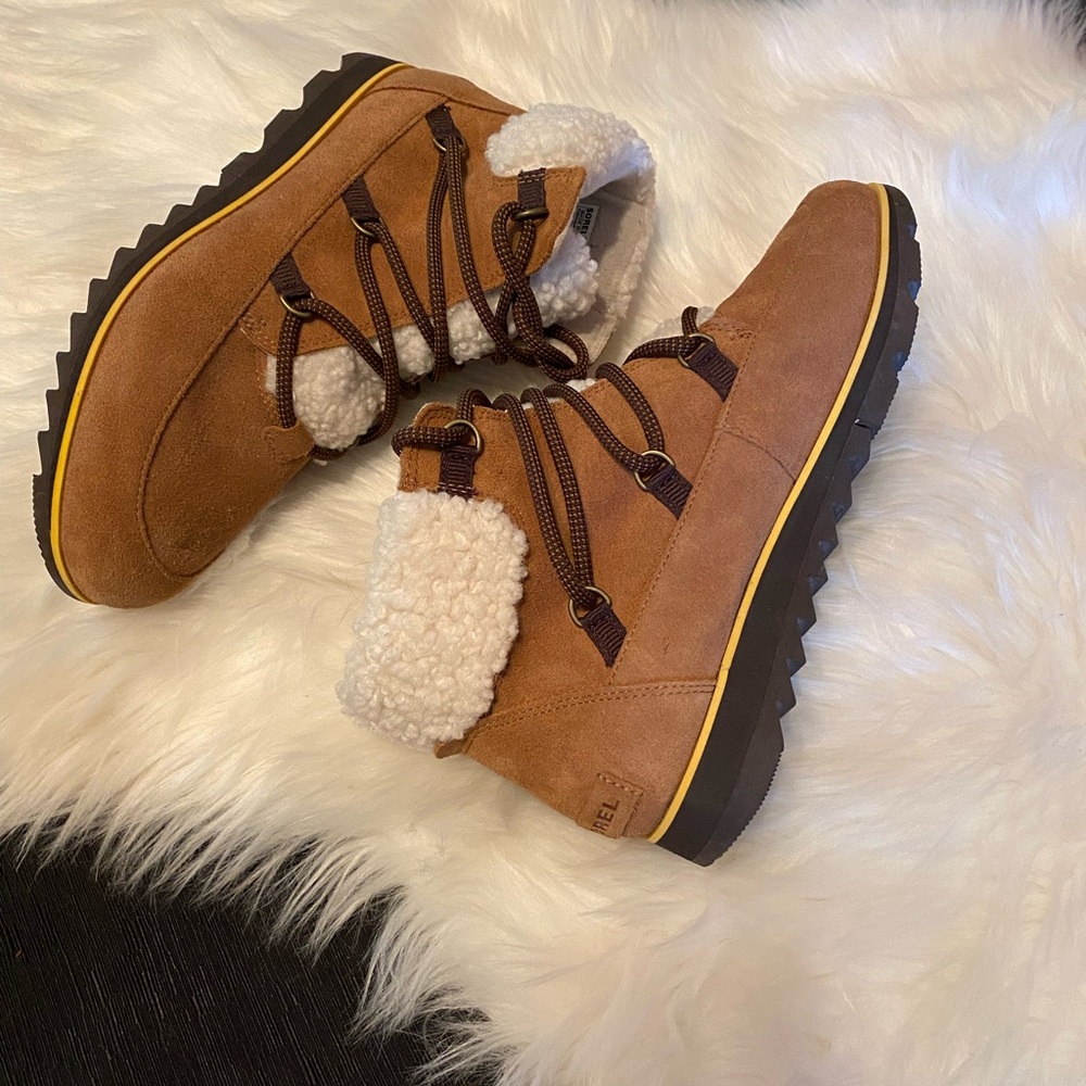 Sorel booties - Picture 3 of 8